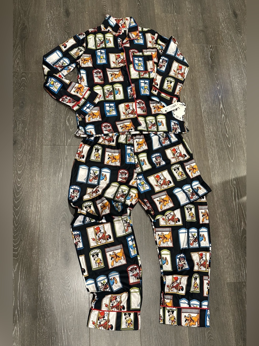 Disney Black Multicolor Cartoon Window Print Kids Pajama Set